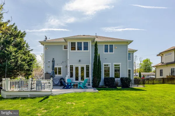 $1,990,000 | 504 Valley Drive Southeast, Vienna, VA 22180