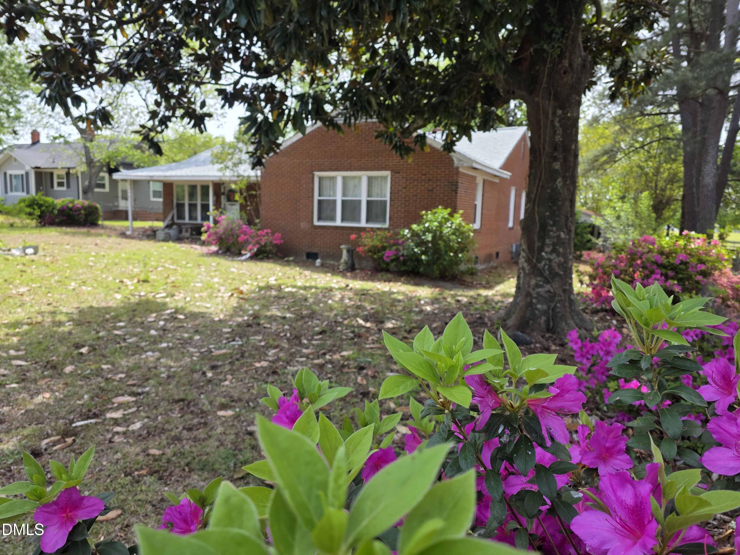 1305 Erwin Road Dunn, NC 28334 - Photo 2 of 37 43