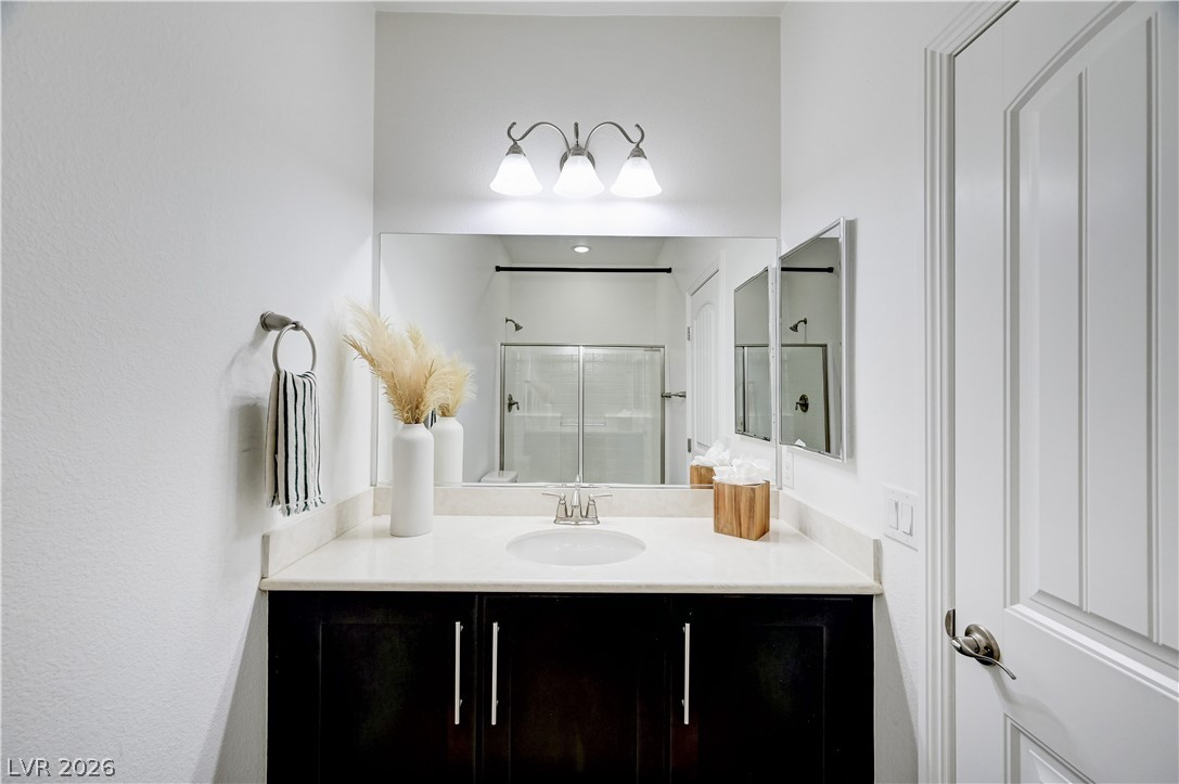 176 Kirkton Street Henderson, NV 89012 - Photo 30 of 80 Nearby full bathroom offering comfort and privacy