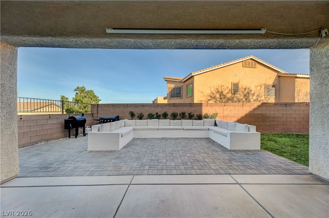 176 Kirkton Street Henderson, NV 89012 - Photo 63 of 80 Space designed for dining, lounging, and enjoying Nevada evenings