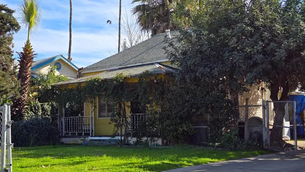 $189,000 | 520 East Yale Avenue, Dinuba, CA 93618