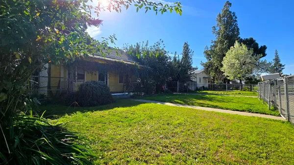 $189,000 | 520 East Yale Avenue, Dinuba, CA 93618