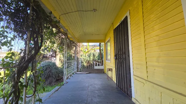 $189,000 | 520 East Yale Avenue, Dinuba, CA 93618