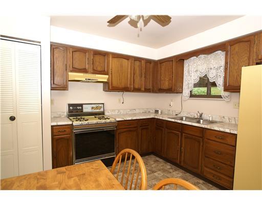 233 Seavey Road Pittsburgh, PA 15223 - Photo 8 of 18 Kitchen.