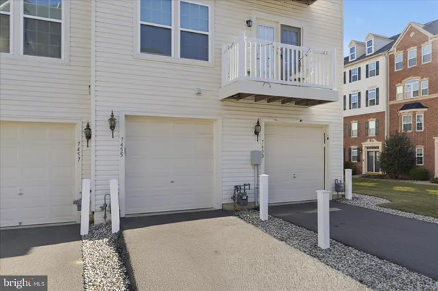 $419,900 | 7455 Brunson Circle, Gainesville, VA 20155