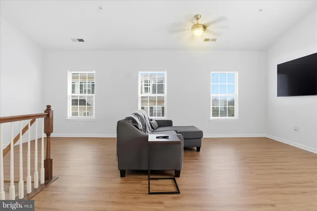 $419,900 | 7455 Brunson Circle, Gainesville, VA 20155