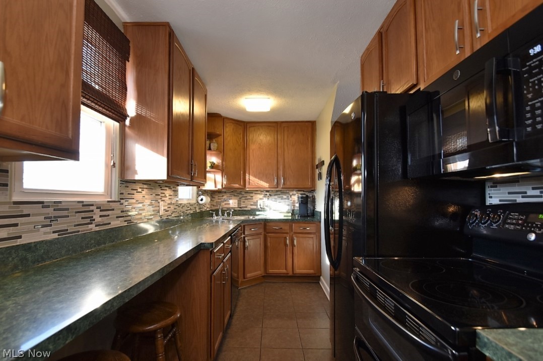 4992 Anderson Road Cleveland, OH 44124 - Photo 10 of 29