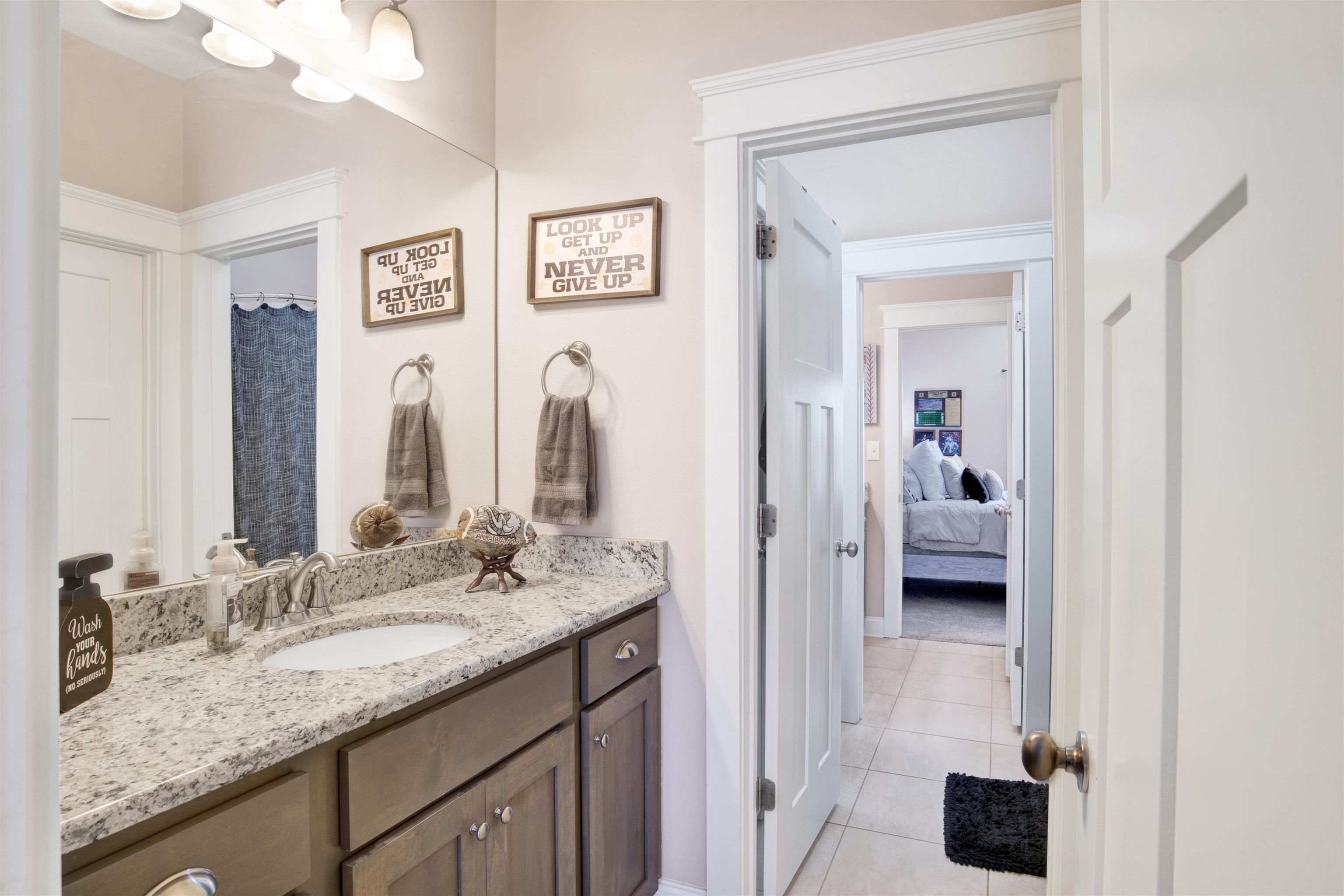 7049 Rocky Rd Loop Gulf Shores, AL 36542 - Photo 23 of 29 Bathroom 2 Cont