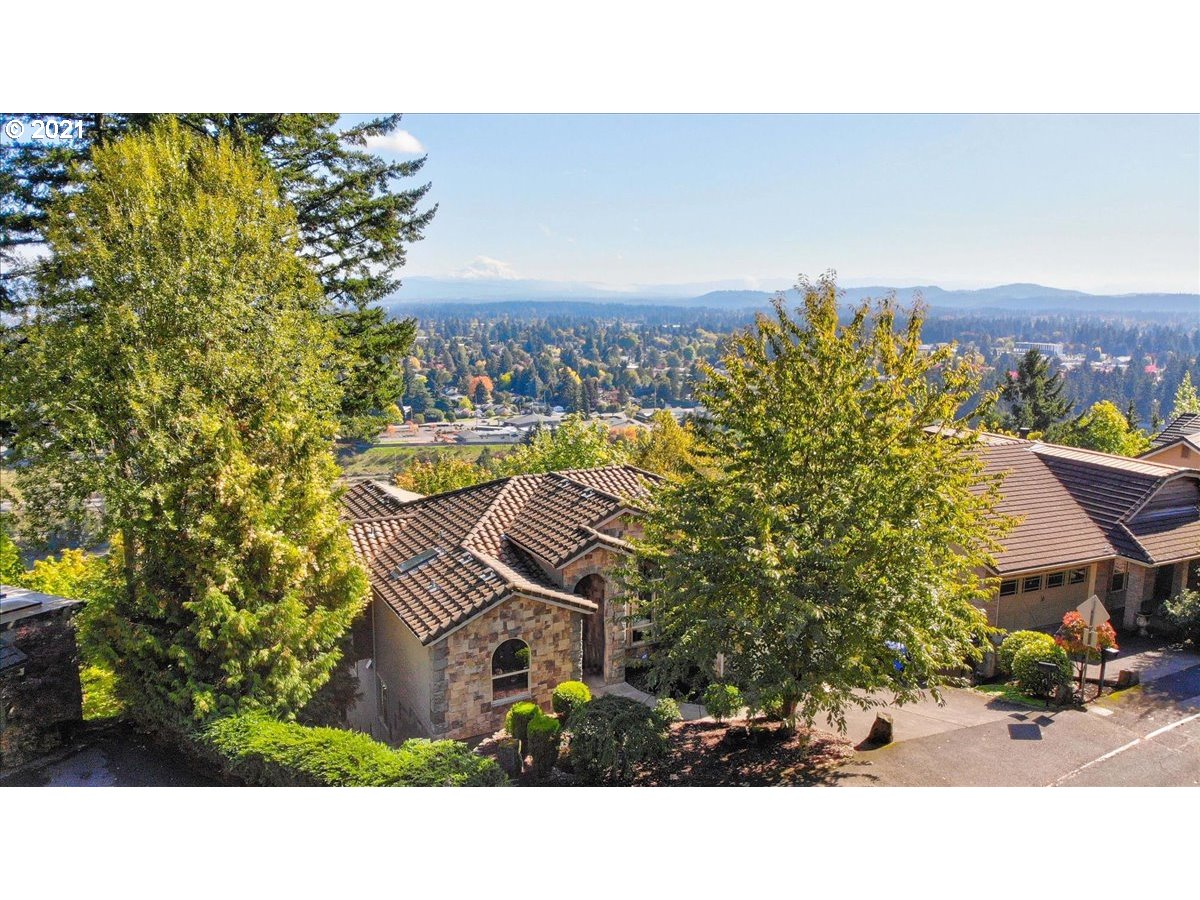 3028 Northeast Rocky Butte Road Portland, OR 97220 - Photo 1 of 32 Gallery Image 1
