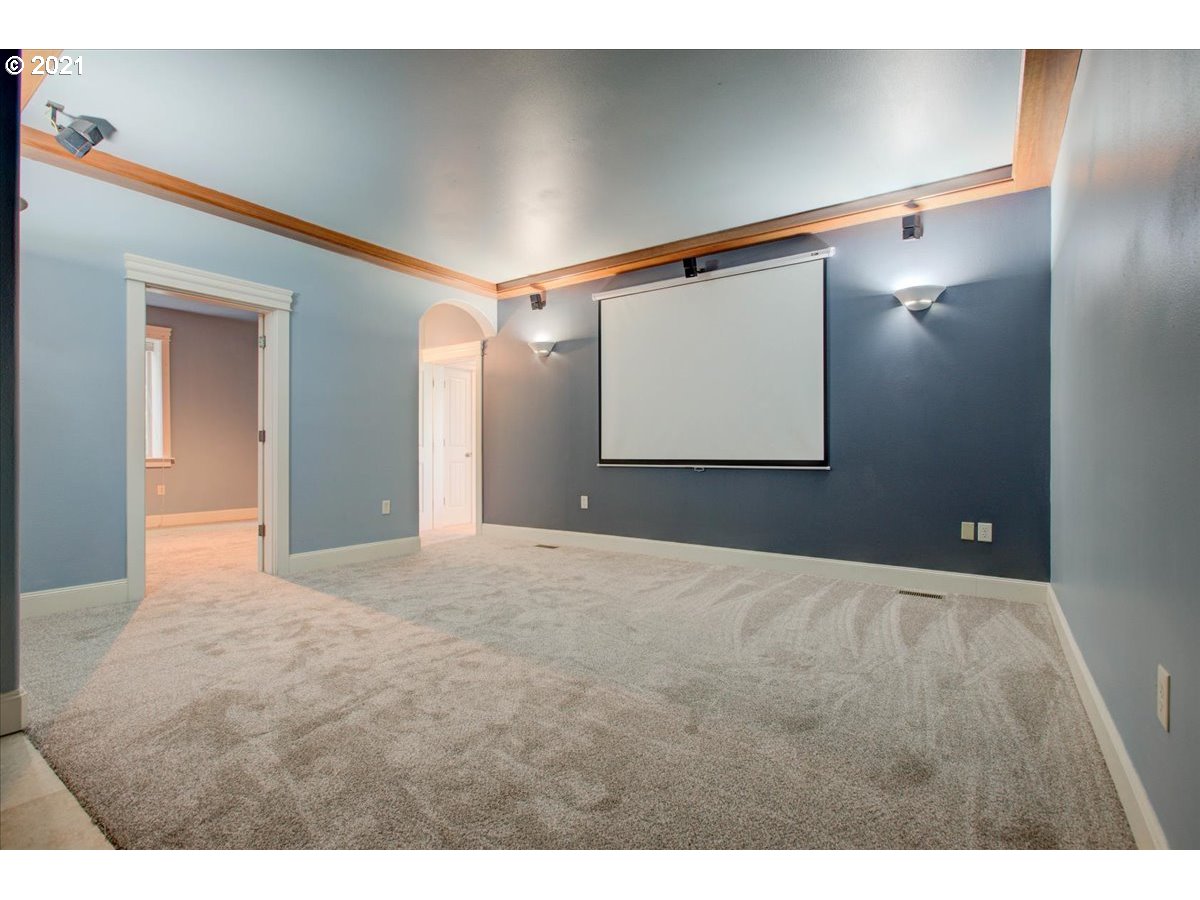 3028 Northeast Rocky Butte Road Portland, OR 97220 - Photo 16 of 32 Gallery Image 16