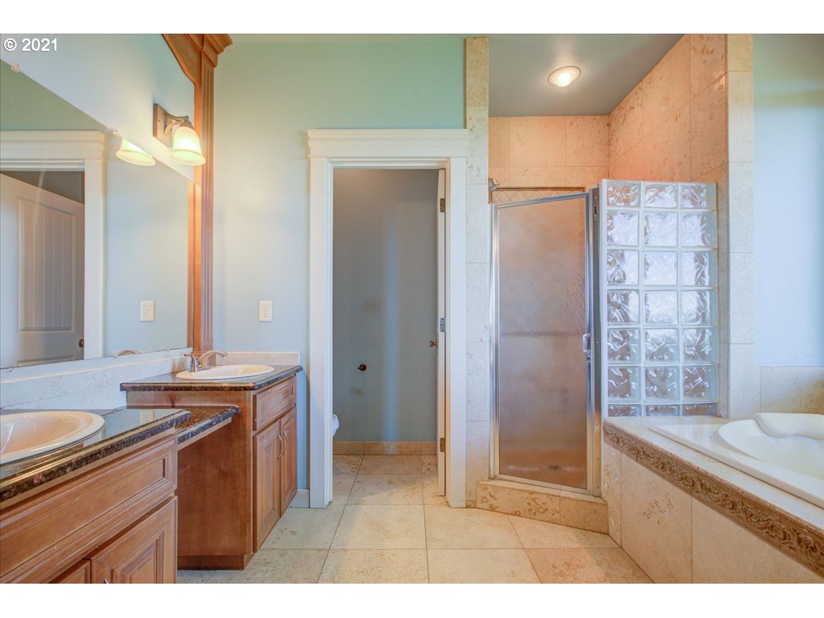 3028 Northeast Rocky Butte Road Portland, OR 97220 - Photo 18 of 32 Gallery Image 18