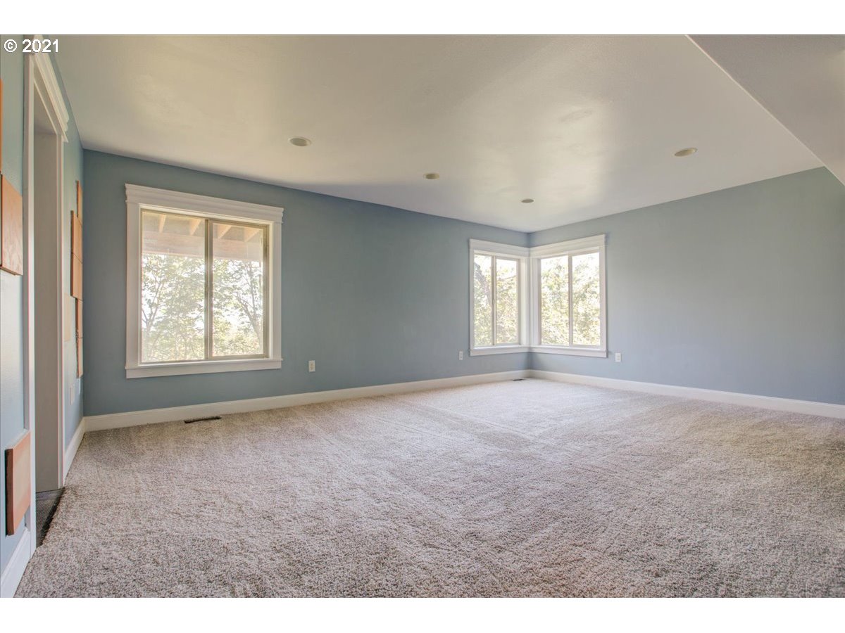 3028 Northeast Rocky Butte Road Portland, OR 97220 - Photo 20 of 32 Gallery Image 20