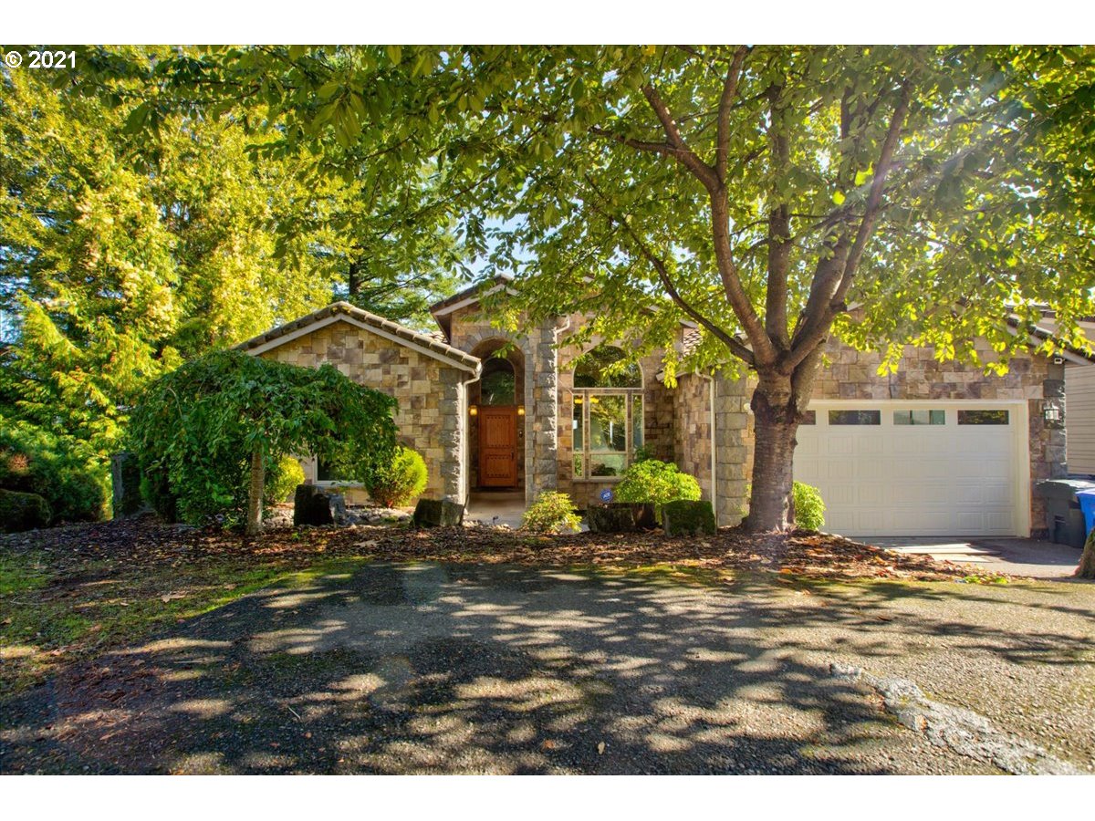 3028 Northeast Rocky Butte Road Portland, OR 97220 - Photo 3 of 32 Gallery Image 3