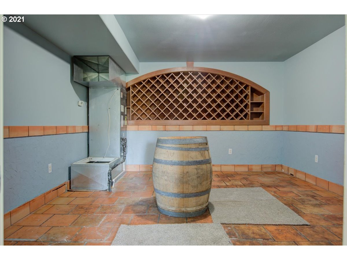 3028 Northeast Rocky Butte Road Portland, OR 97220 - Photo 22 of 32 Gallery Image 22