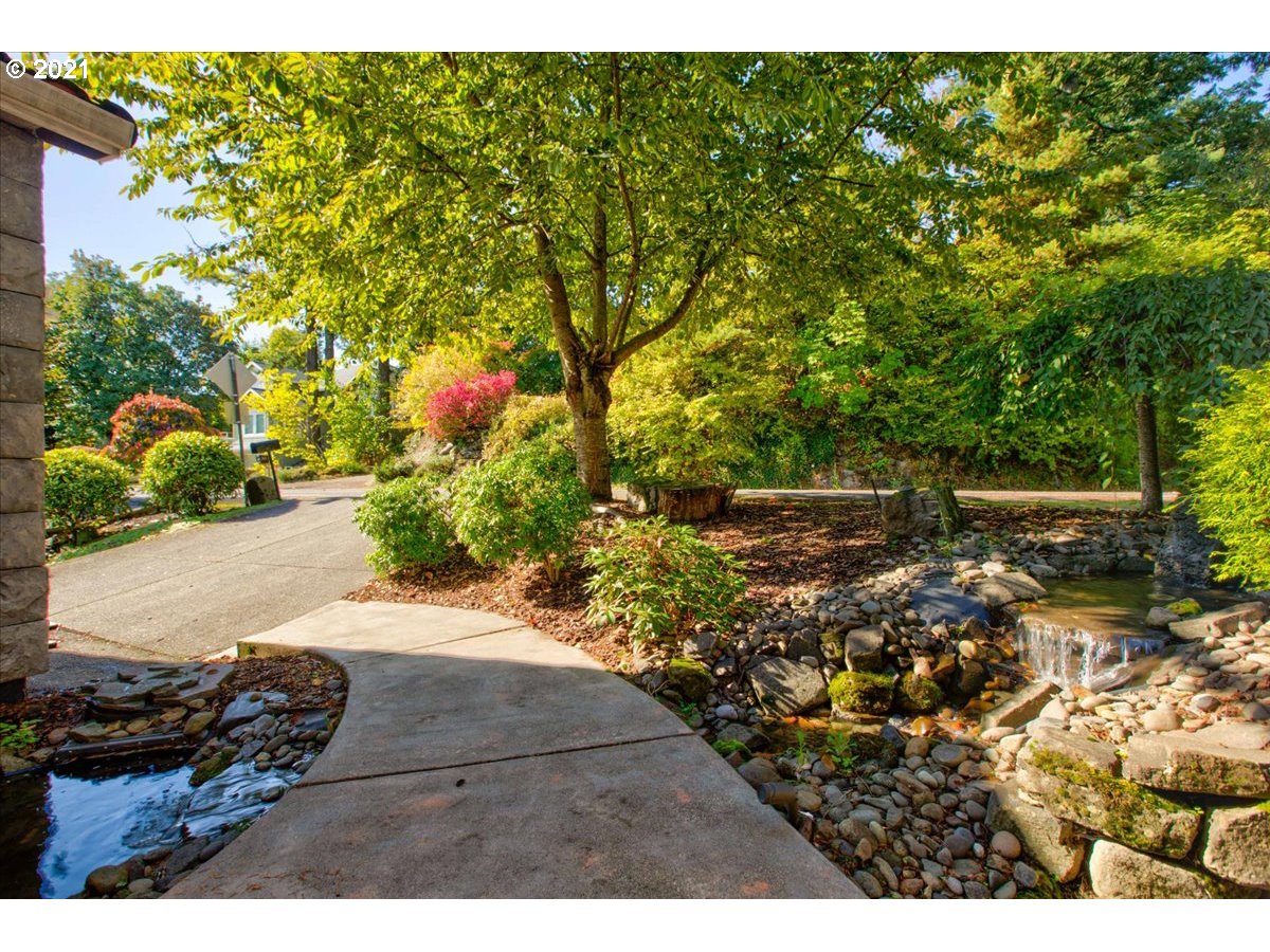 3028 Northeast Rocky Butte Road Portland, OR 97220 - Photo 23 of 32 Gallery Image 23