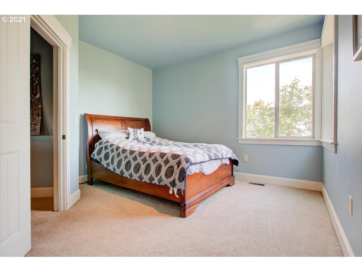 3028 Northeast Rocky Butte Road Portland, OR 97220 - Photo 26 of 32 Gallery Image 26