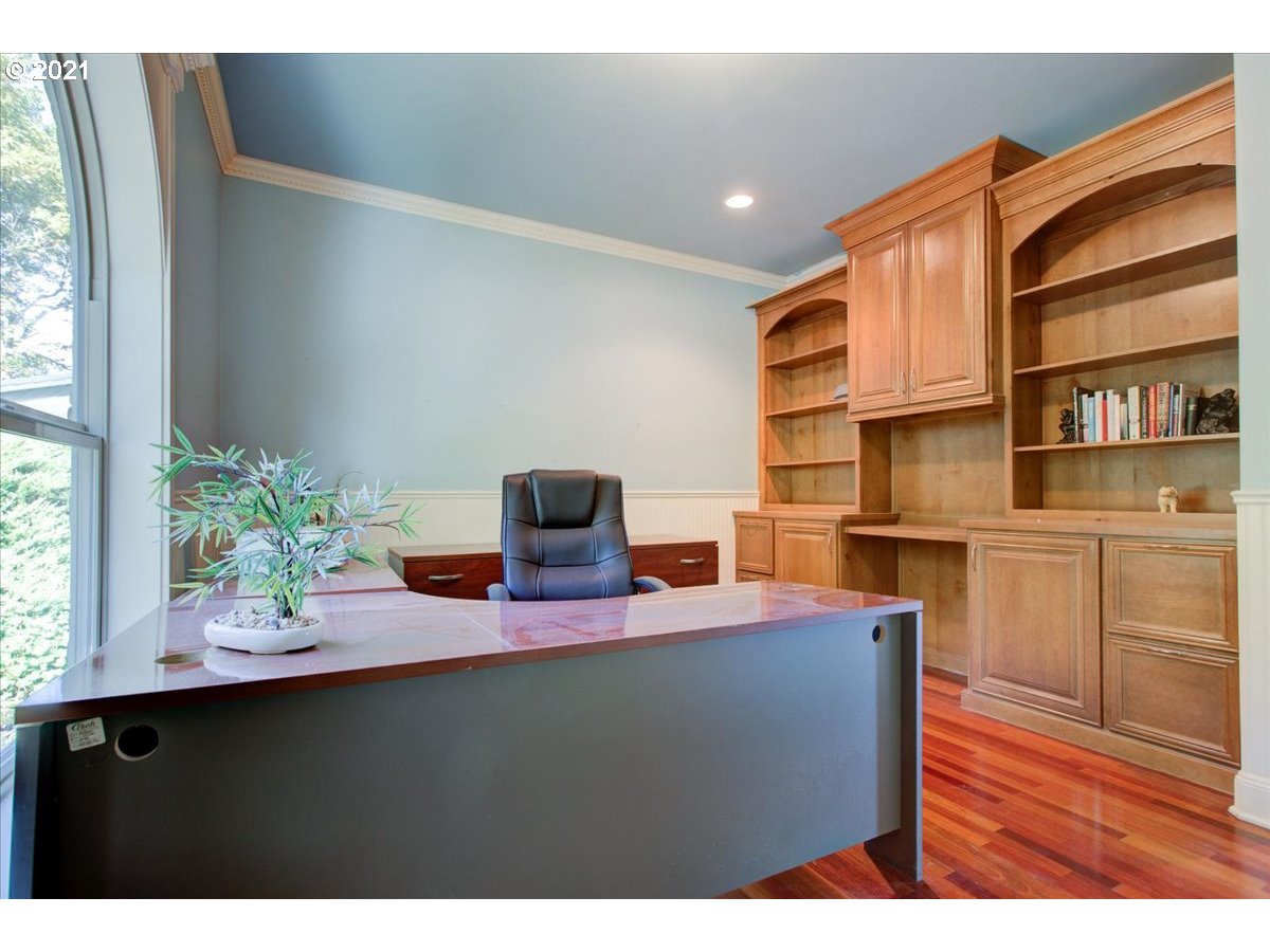 3028 Northeast Rocky Butte Road Portland, OR 97220 - Photo 28 of 32 Gallery Image 28