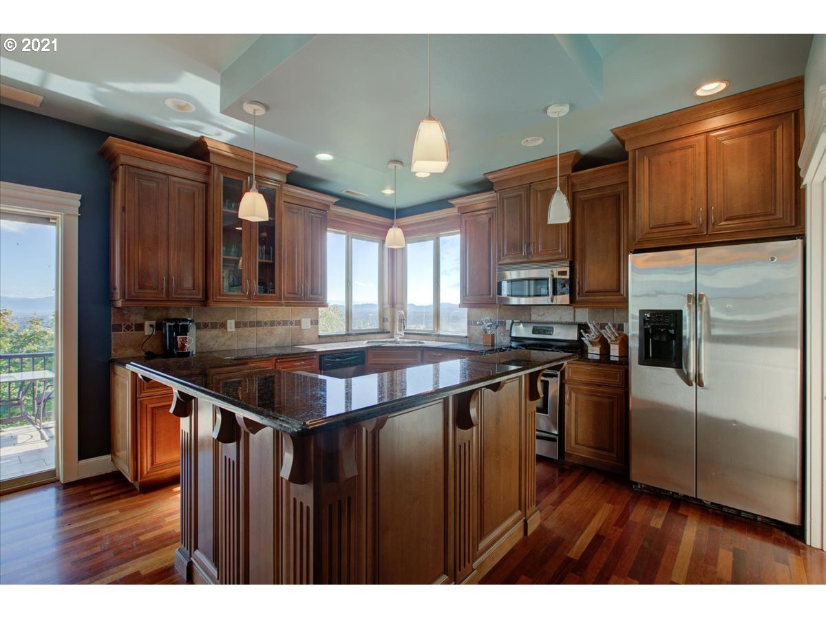 3028 Northeast Rocky Butte Road Portland, OR 97220 - Photo 8 of 32 Gallery Image 8