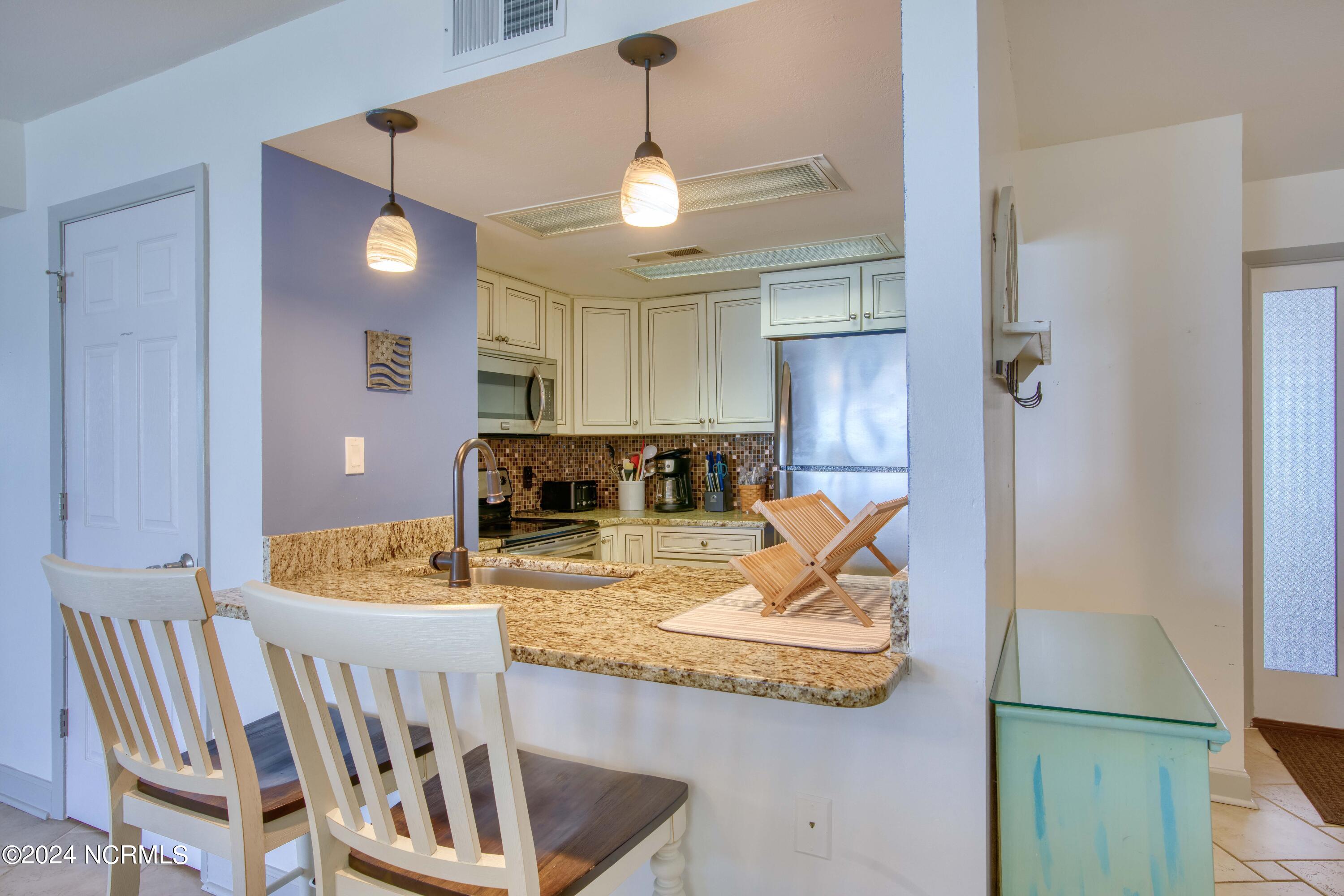2000 New River Inlet Road, Unit 1407 North Topsail Beach, NC 28460 - Photo 12 of 33 1470 St. Regis - Interiors - Edited_15