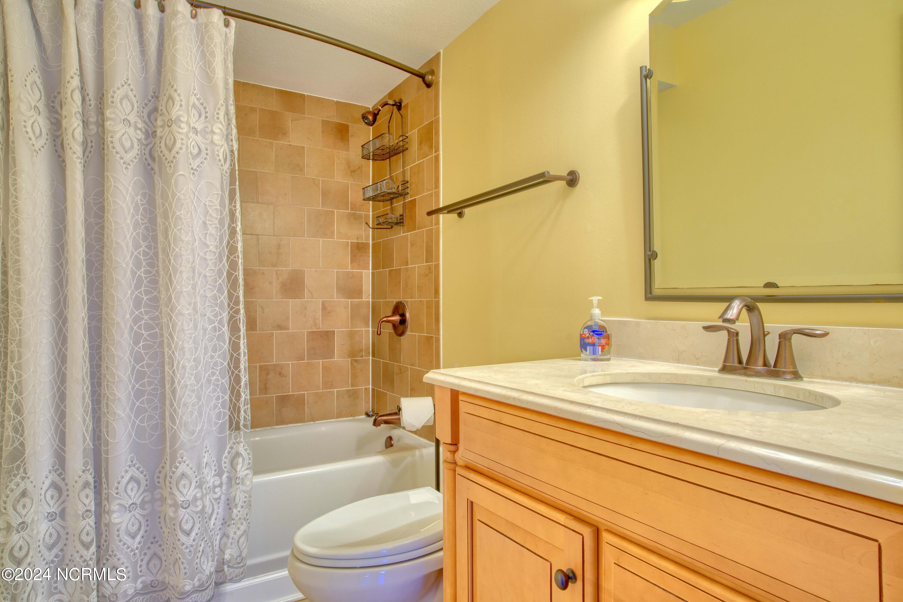 2000 New River Inlet Road, Unit 1407 North Topsail Beach, NC 28460 - Photo 26 of 33 1470 St. Regis - Interiors - Edited_21