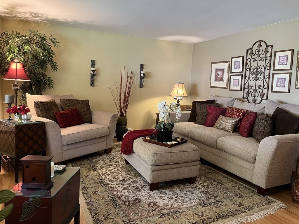 27 Mark Circle Holden, MA 01520 - Photo 4 of 39 a living room with furniture and a couch
