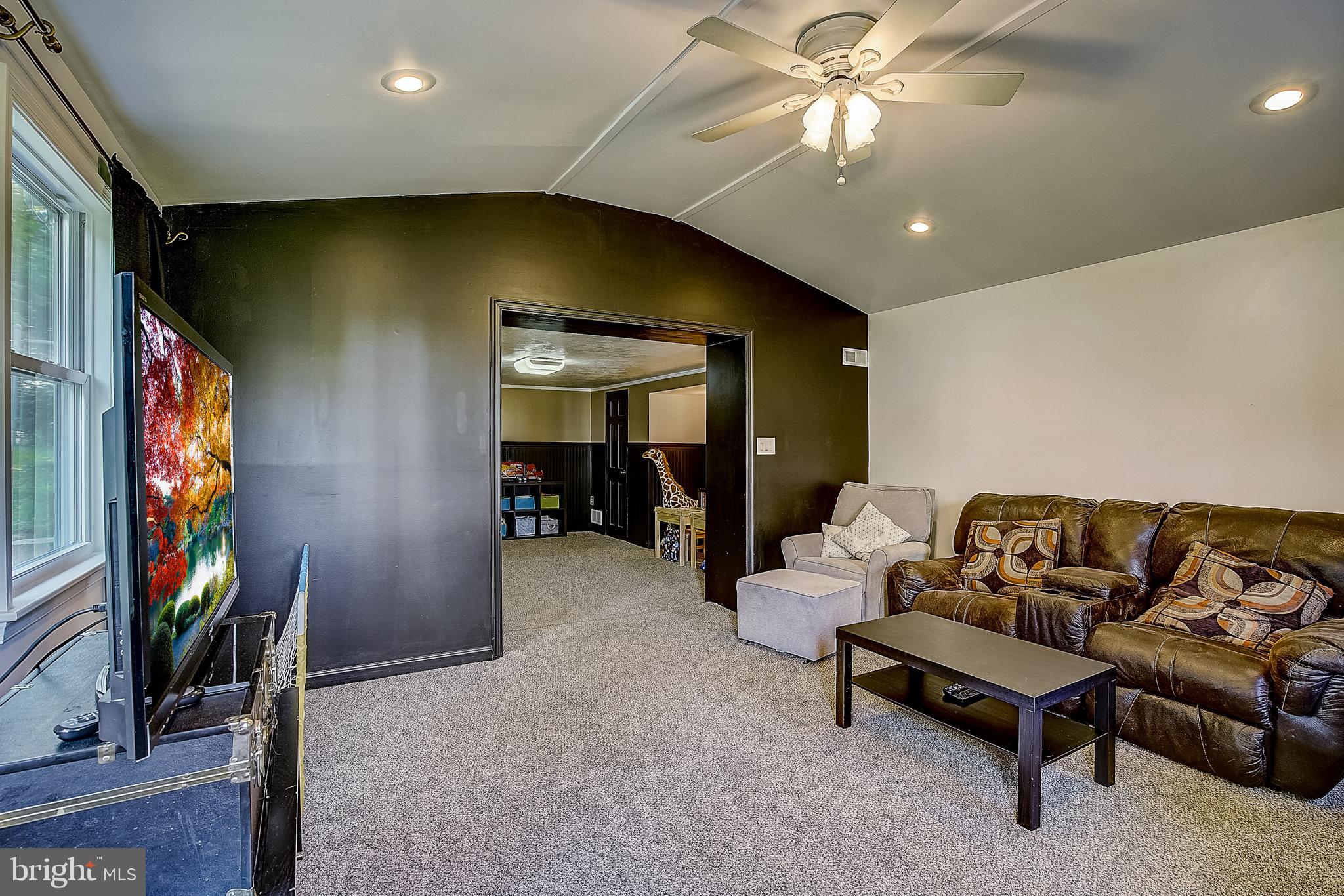 10922 Knights Road Philadelphia, PA 19154 - Photo 34 of 39