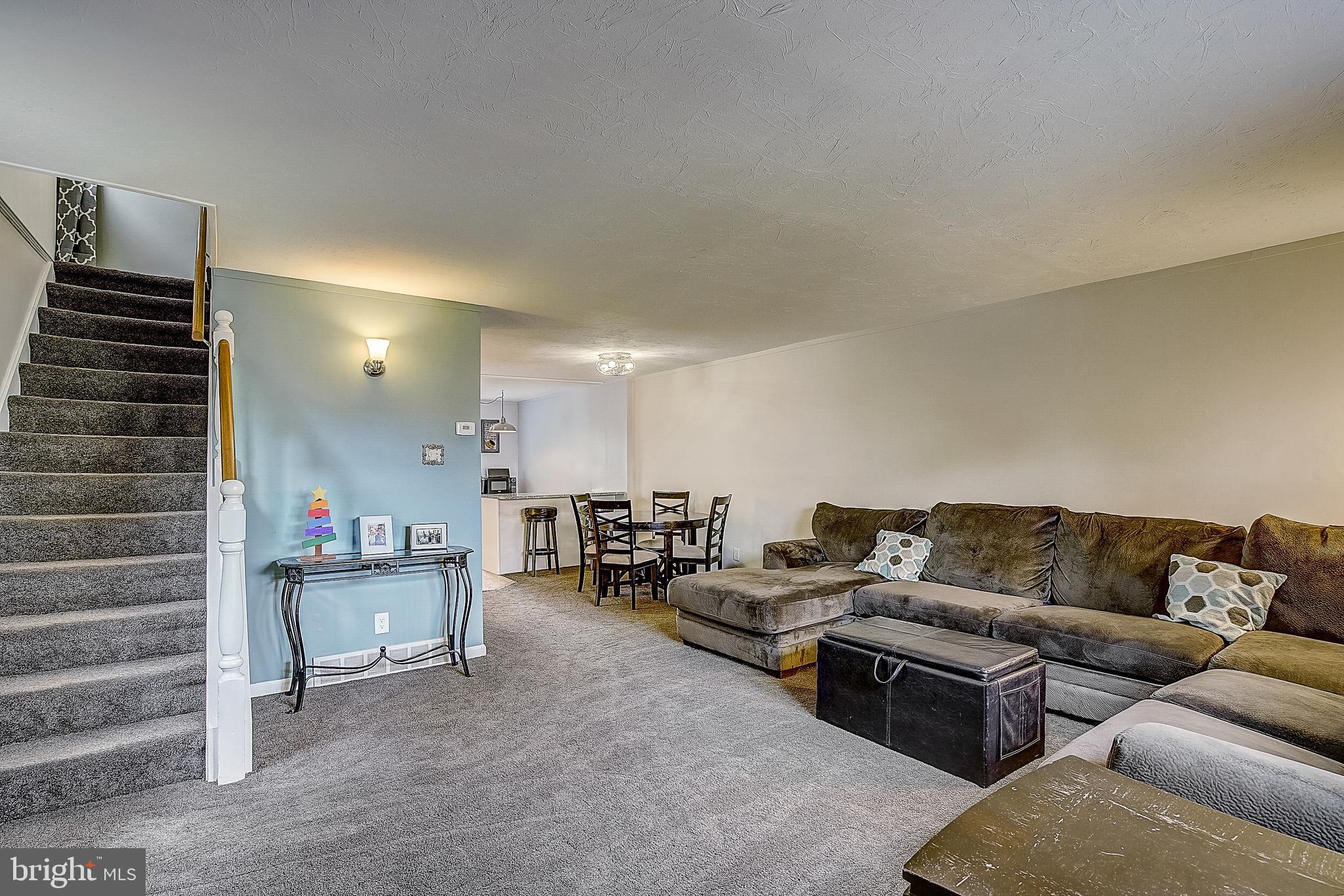 10922 Knights Road Philadelphia, PA 19154 - Photo 7 of 39