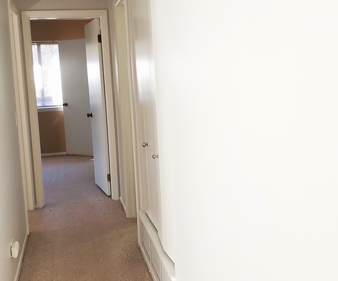 573 Greystone Lane, Unit D2 Wheeling, IL 60090 - Photo 12 of 21