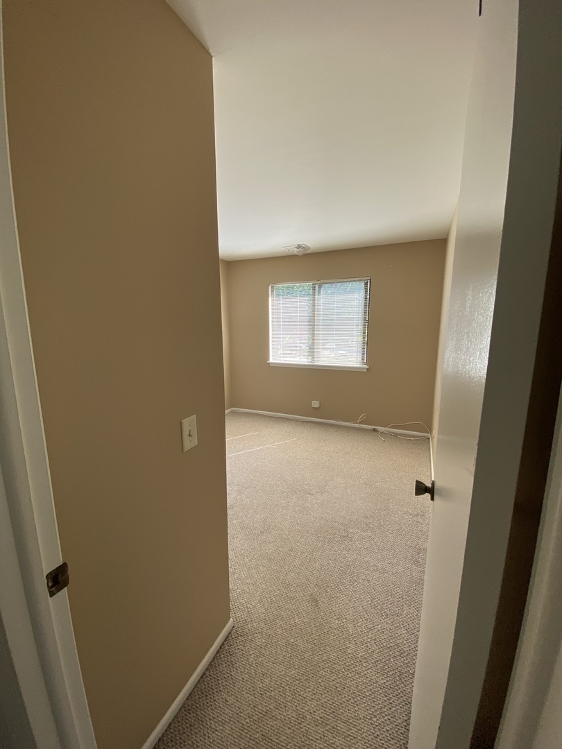 573 Greystone Lane, Unit D2 Wheeling, IL 60090 - Photo 16 of 21