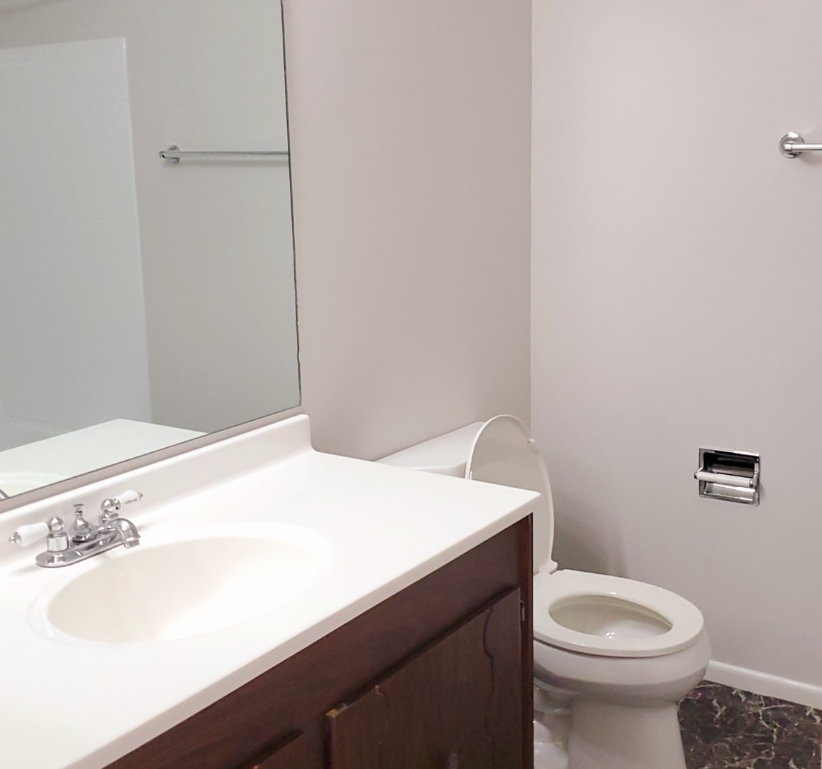573 Greystone Lane, Unit D2 Wheeling, IL 60090 - Photo 19 of 21