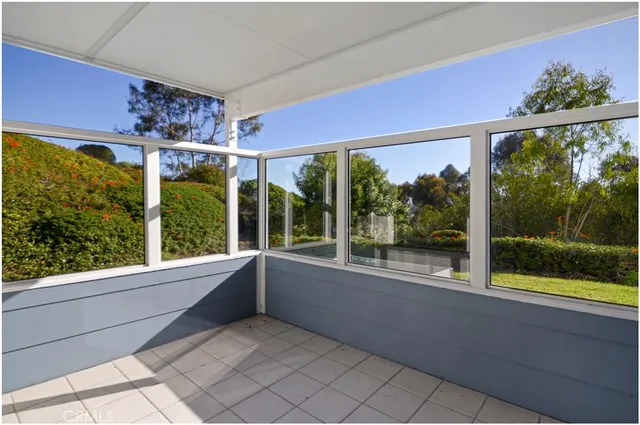 a view of front of house with a yard