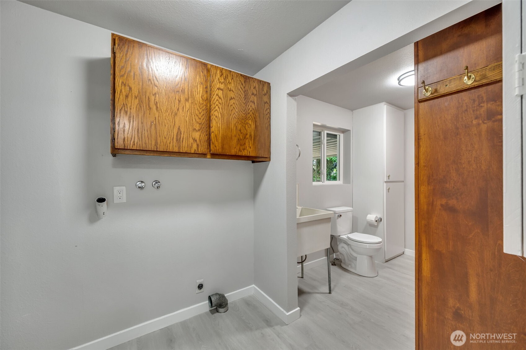 12833 9th Avenue Southwest Burien, WA 98146 - Photo 15 of 39