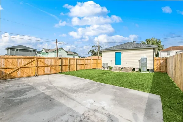 $2,000 | 900 Fried Street, Gretna, LA 70053