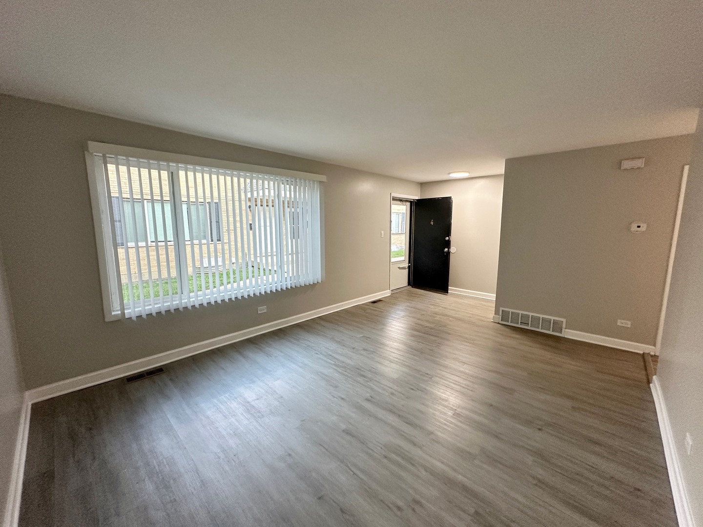 1719 East Roosevelt Road, Unit 4 Wheaton, IL 60187 - Photo 9 of 23 Gallery Image 9