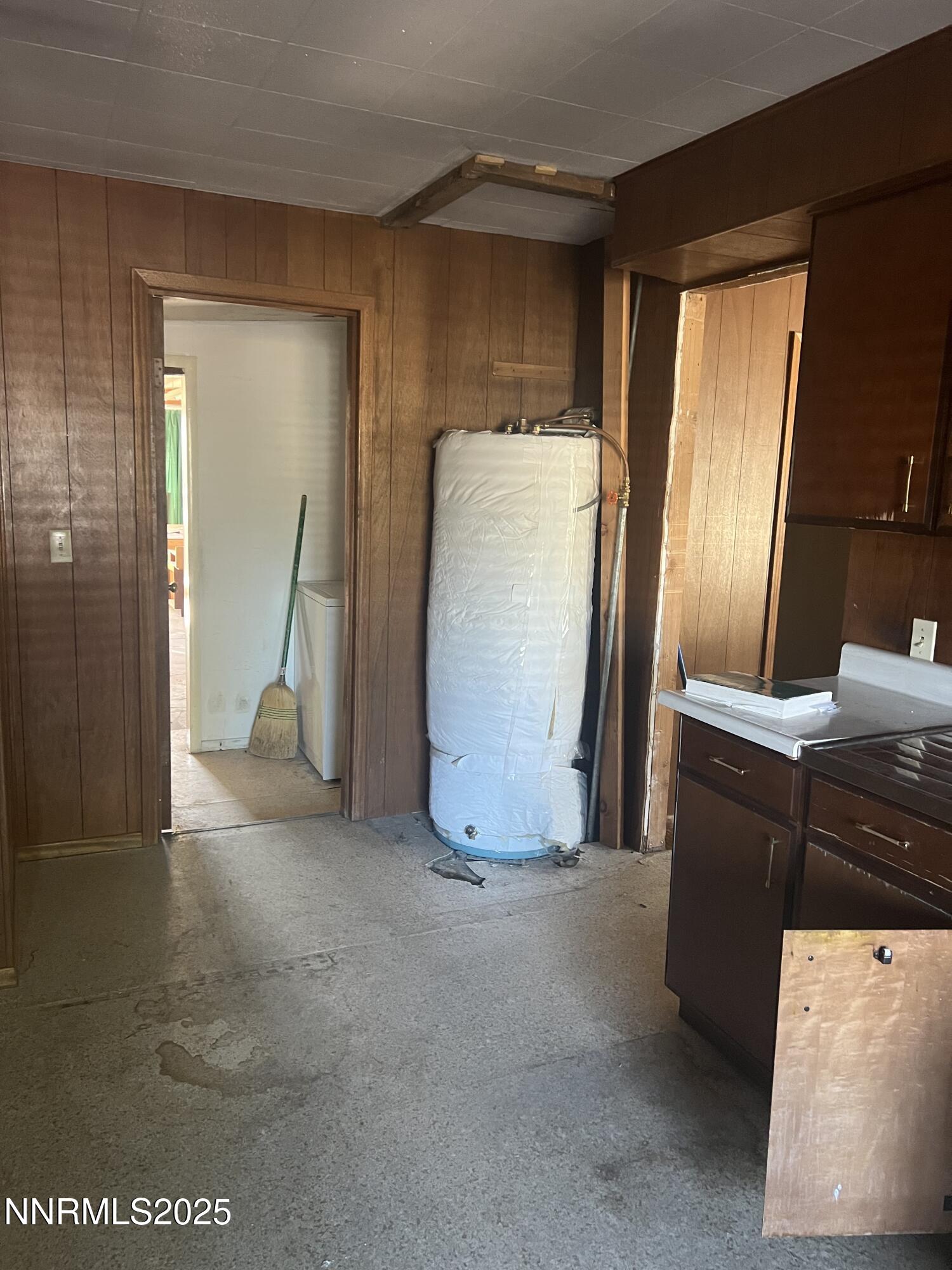 920 Cordone Avenue Reno, NV 89502 - Photo 12 of 15 Hot Water Heater