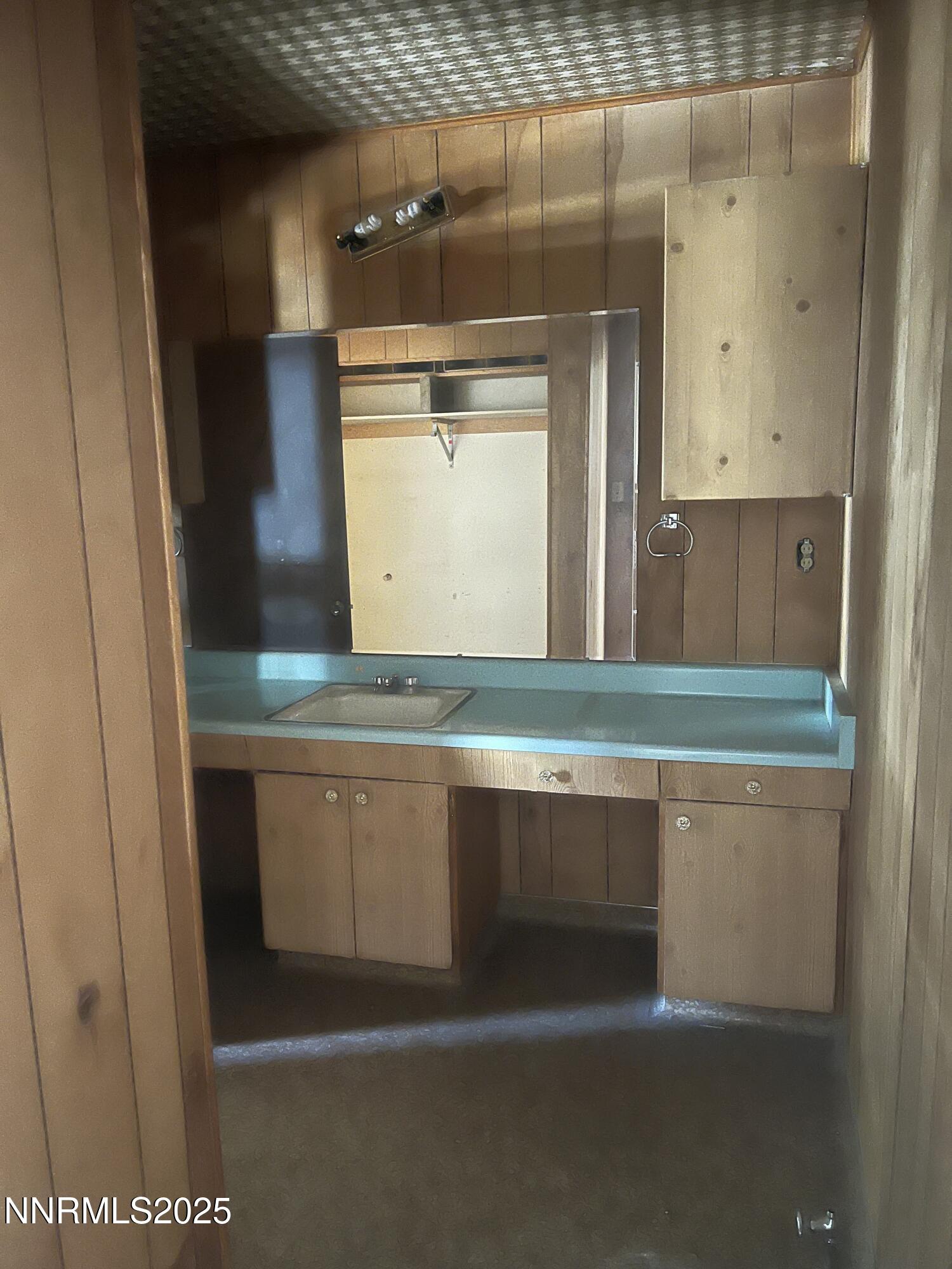 920 Cordone Avenue Reno, NV 89502 - Photo 10 of 15 Spare Bath