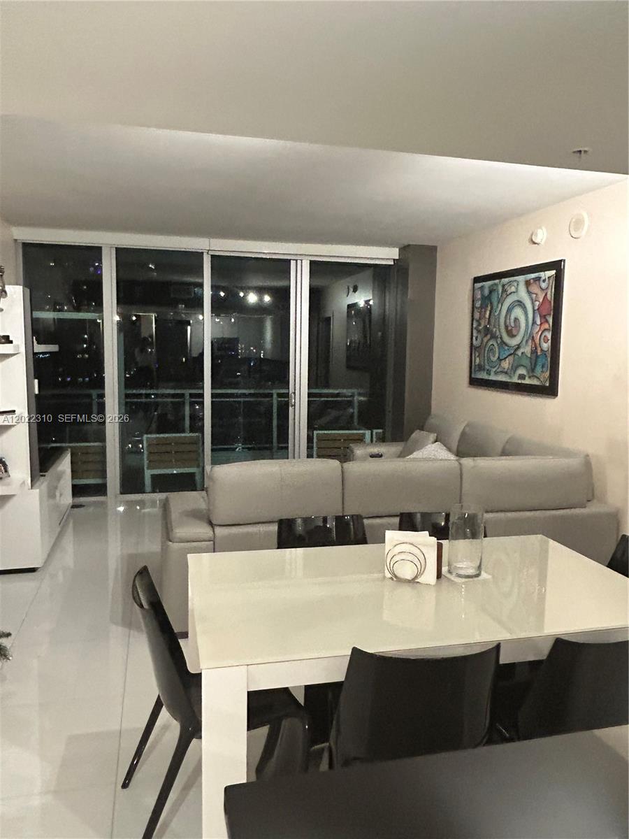 92 Southwest 3rd Street, Unit 3703 Miami, FL 33130 - Photo 11 of 24