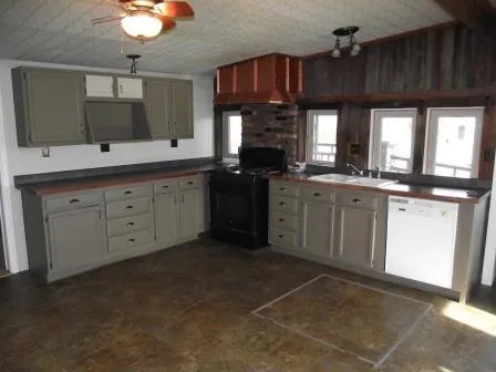 $725,000 | 1316 East Chauvez Road, Scottville, MI 49454