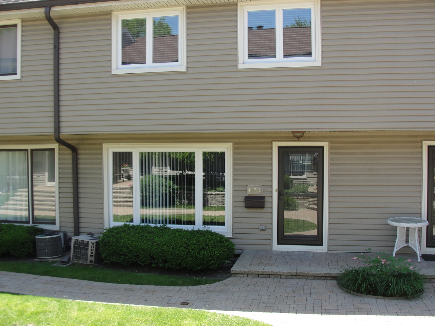 1154 Meadow Road Northbrook, IL 60062 - Photo 3 of 21