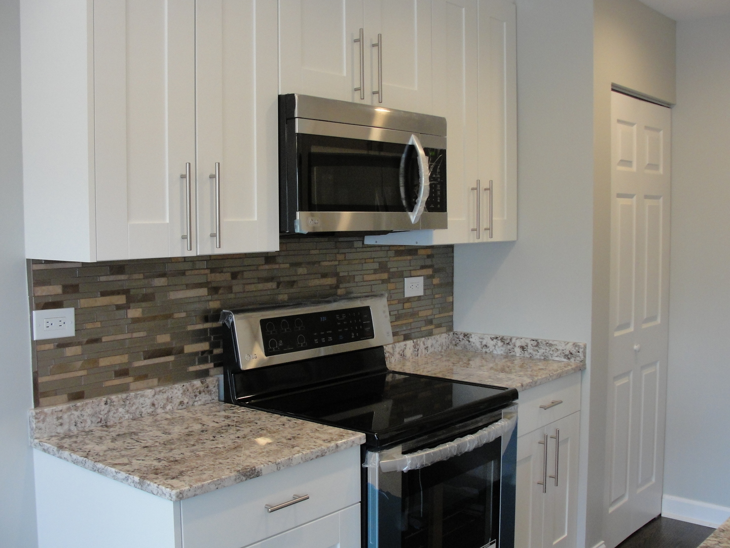 1154 Meadow Road Northbrook, IL 60062 - Photo 5 of 21