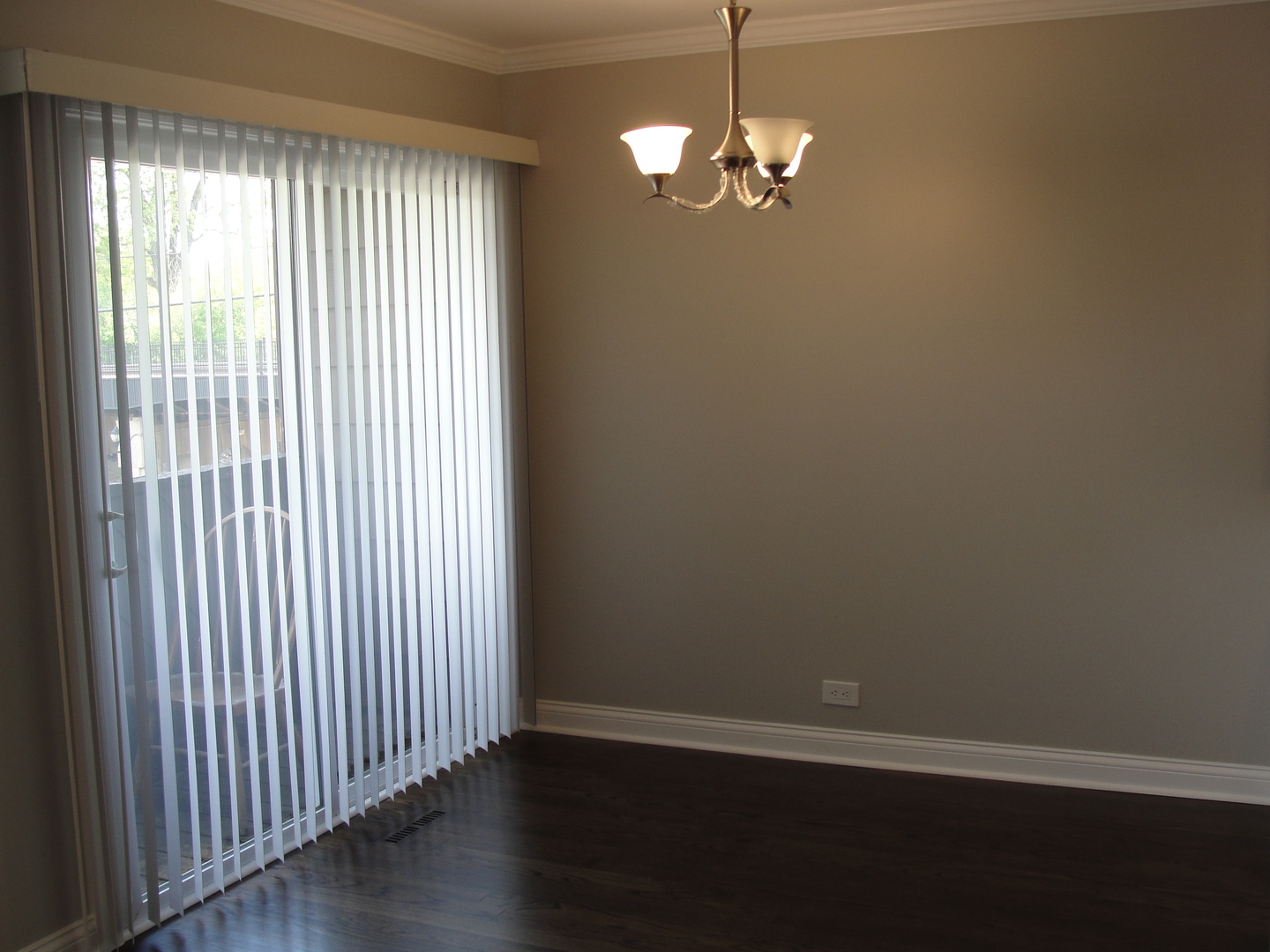 1154 Meadow Road Northbrook, IL 60062 - Photo 8 of 21