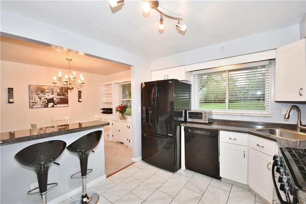 2416 Willowbrook Road Pittsburgh, PA 15241 - Photo 4 of 16 Gallery Image 4