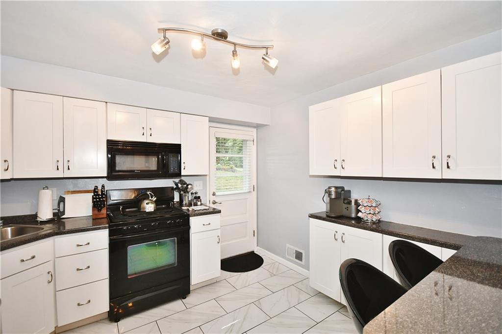 2416 Willowbrook Road Pittsburgh, PA 15241 - Photo 5 of 16 Gallery Image 5