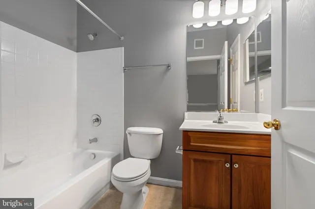 $280,000 | 1907 Kathryns Court, Unit 1907, Essex, MD 21221