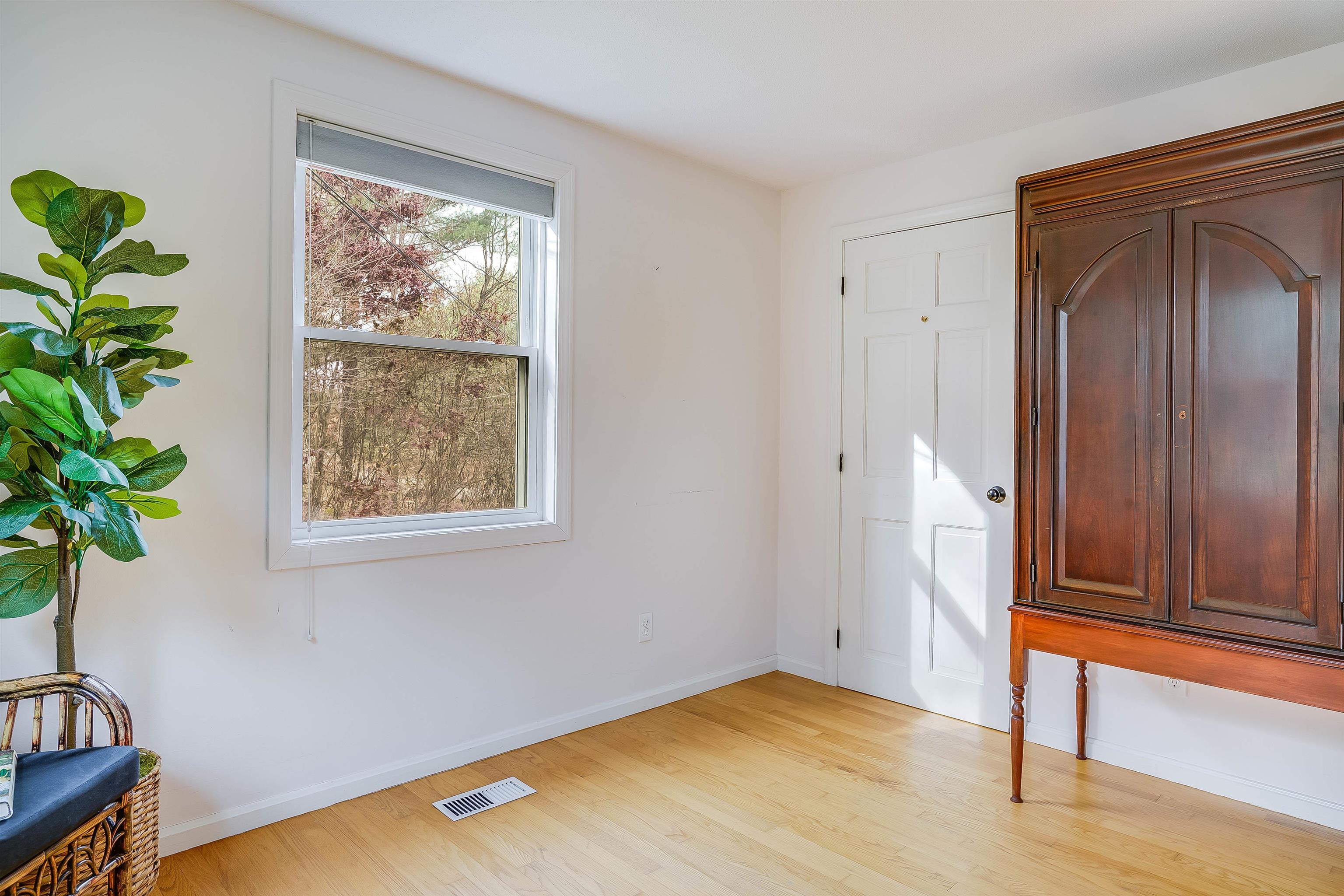 61 Stearns Road Amherst, NH 03031 - Photo 6 of 33 Gallery Image 6