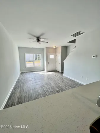 $1,400 | 154 Buckhorn Avenue, Holly Ridge, NC 28445