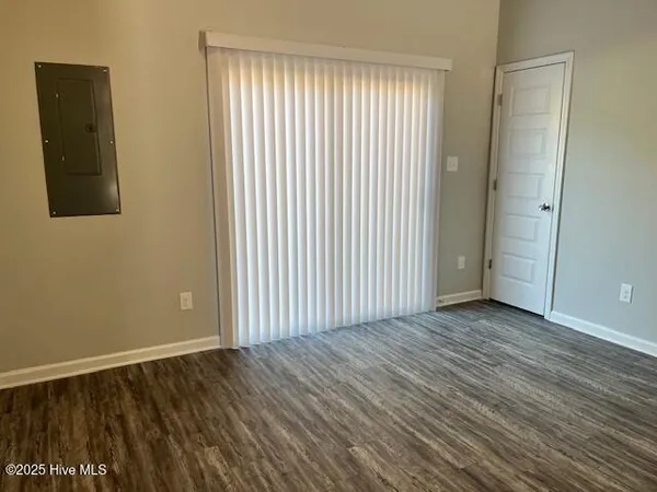 $1,400 | 154 Buckhorn Avenue, Holly Ridge, NC 28445