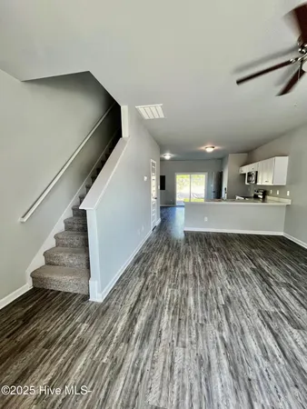 $1,400 | 154 Buckhorn Avenue, Holly Ridge, NC 28445