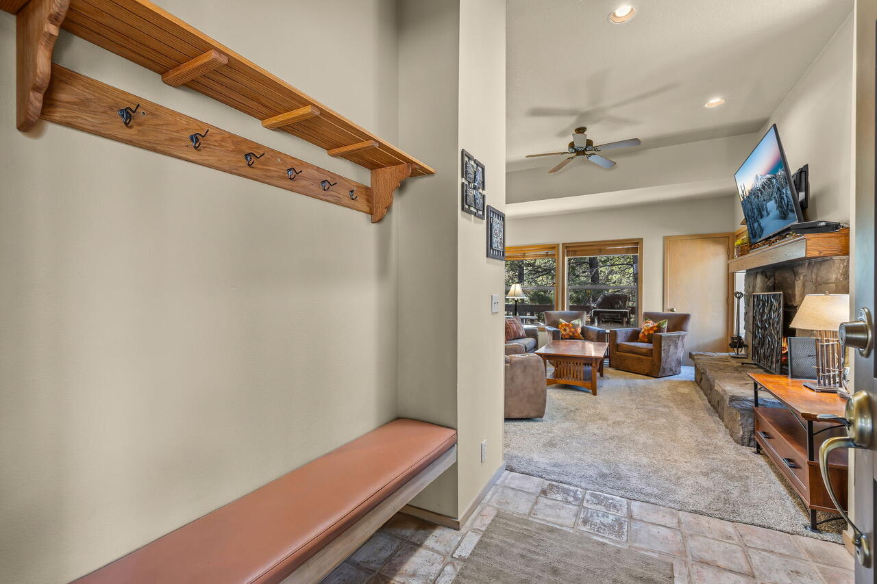 57379 Beaver Ridge Loop, Unit 30D2 Sunriver, OR 97707 - Photo 3 of 22 57379 Beaver Ridge #3