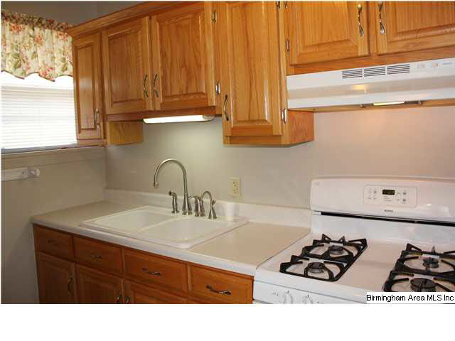 1825 Lynn Road Anniston, AL 36207 - Photo 6 of 32